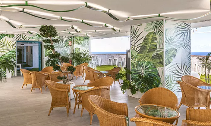 Acceso con comida y bebida a rooftop con opción a mojito para 2