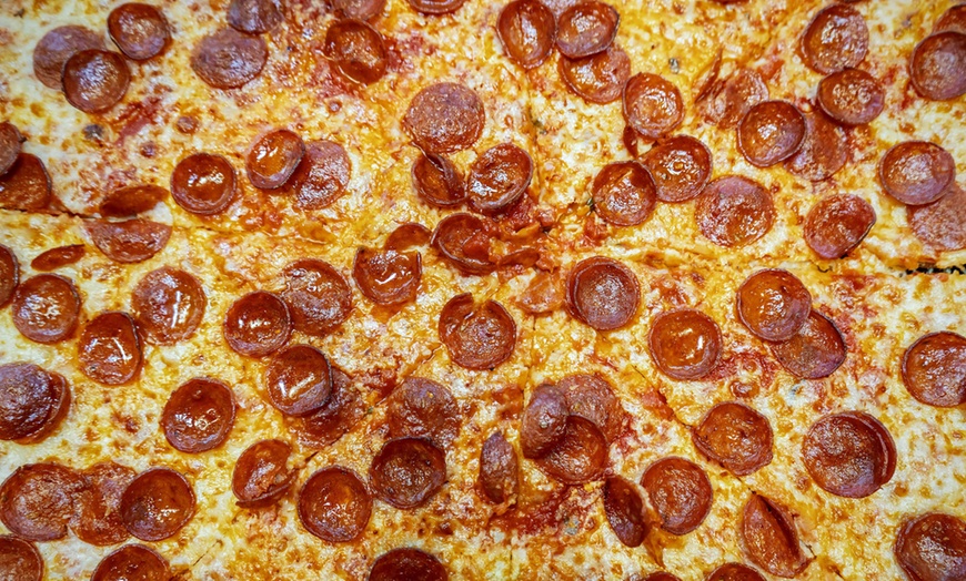 Image 7: Pizza & Friends Banquet | Pizza Party for 4 – The Ultimate Group Feast