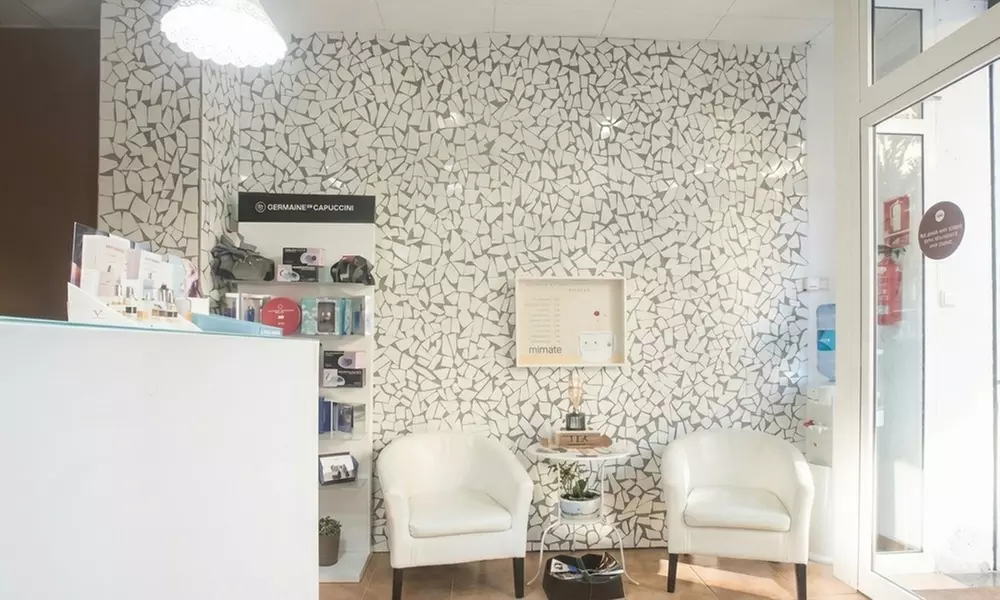 1 o 2 sesiones de limpieza facial y 1 o 2 masajes corporales para 1