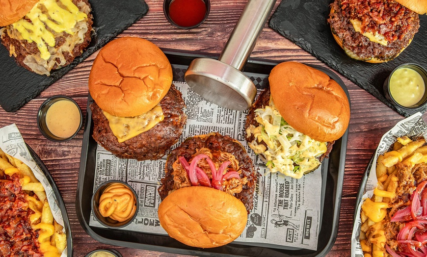 Image 8: Menú de hamburguesa con entrante, postre y bebida para 2 o 4 personas