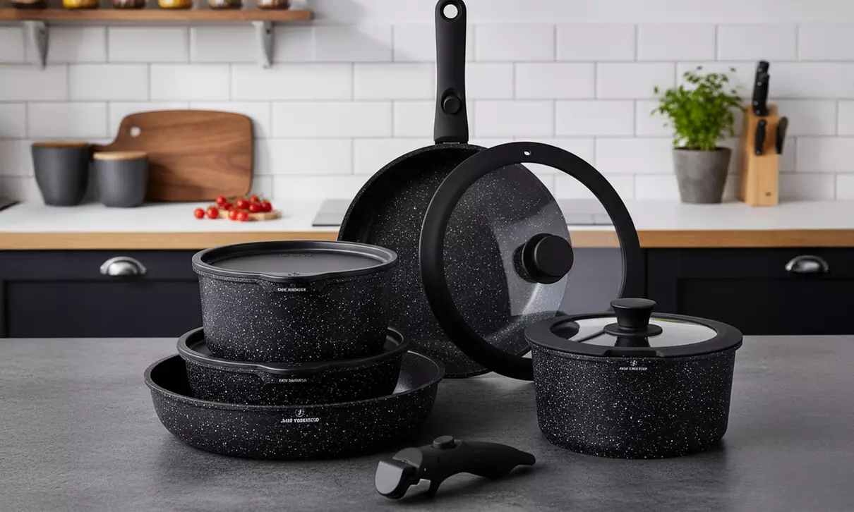 Batería de cocina de 11 piezas, con ollas y sartenes de aluminio, mangos extraíbles y accesorios, de Just Perfecto - Primary Image