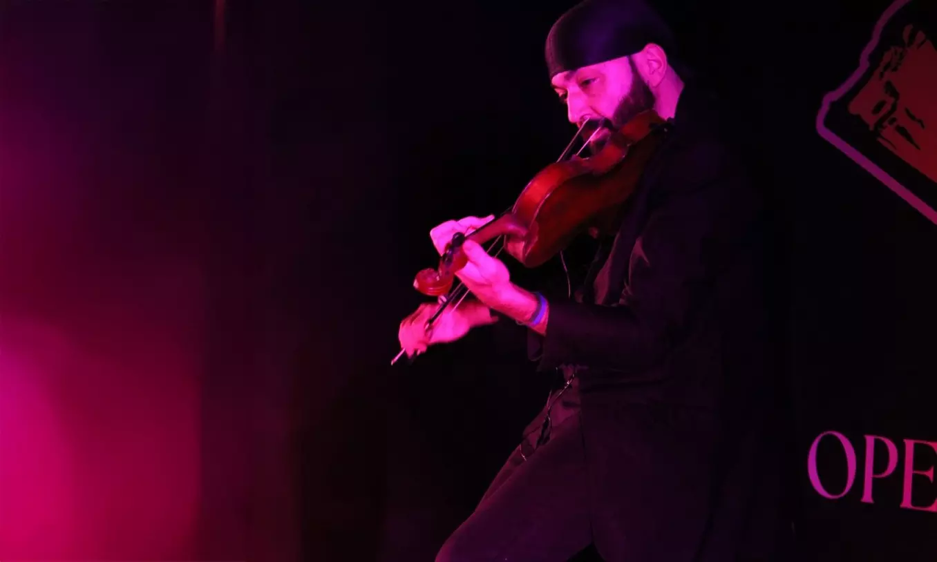 Entrada a espectáculo flamenco en grada o mesa VIP para 1 persona