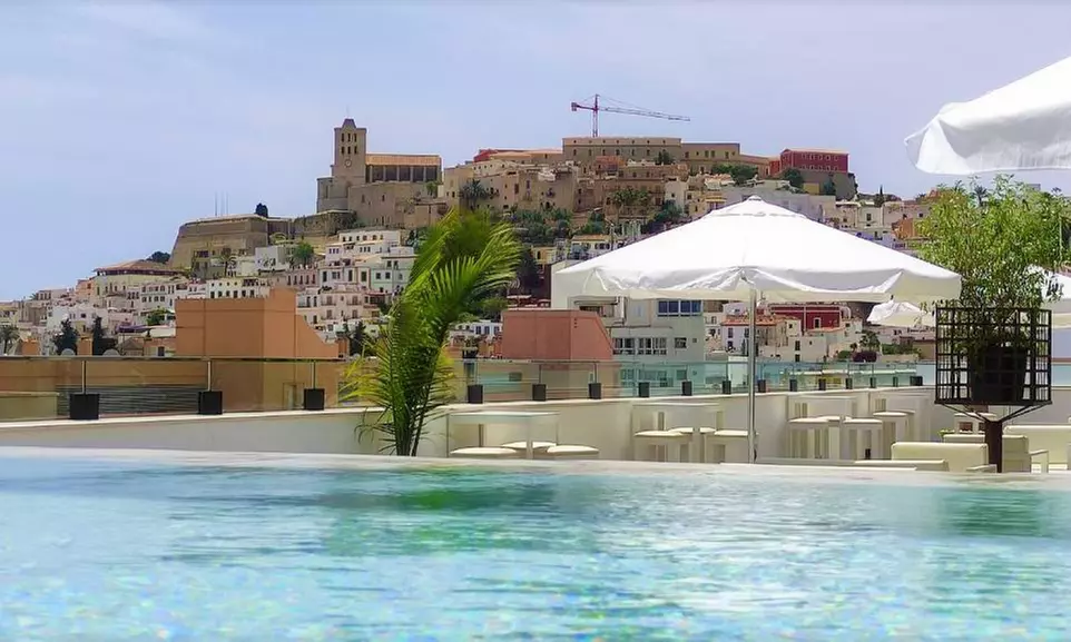 Ibiza: Doppelzimmer für Zwei mit Frühstück im 4* El Puerto Ibiza Hotel Spa - Primary Image