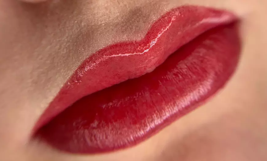 Image 7: Met Semi-permanente make-up vollere strakkere lippen