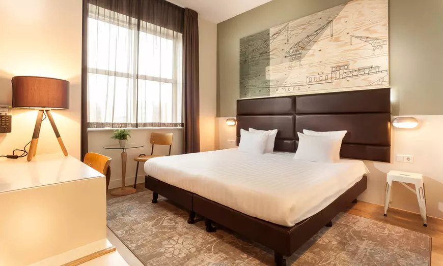 Image 5: Zaan Inn: twin- of king tweepersoonskamer of family suite met ontbijt
