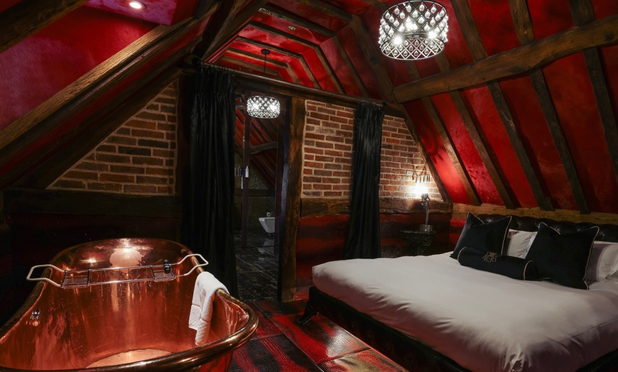 Image 17: 5* Decadent Hotel Break for Two with English or Thai Dining experience
