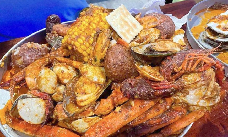 Image 4: Seafood Lovers’ Feast: $30 Dining Credit or Platters for Two or More