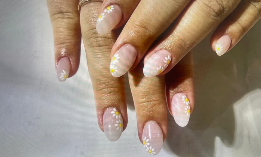 Image 2: Flawless, Long-Lasting Nails with Shellac or BIAB Treatments