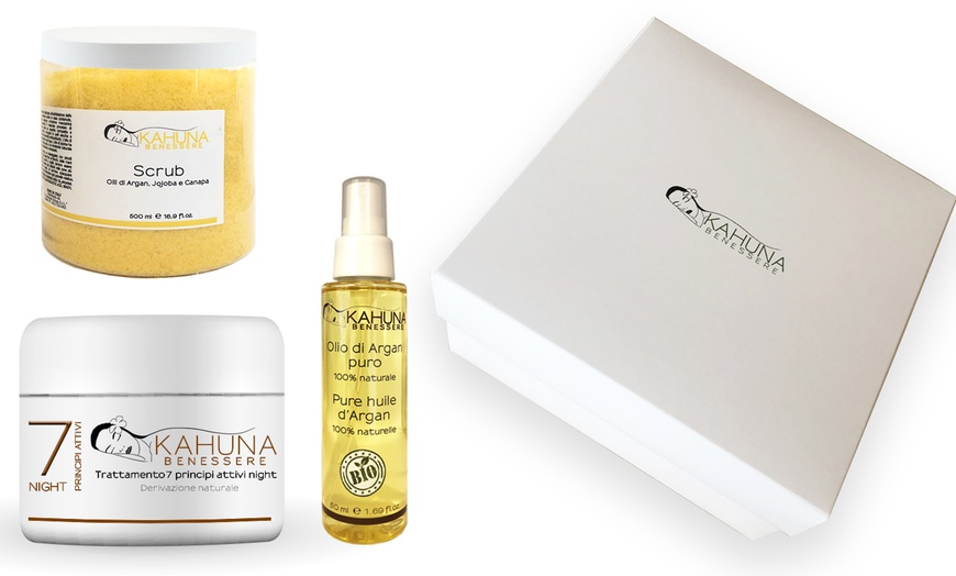 Image 2: Box cosmetici, con creme e trucchi Collistar o Kahuna Benessere