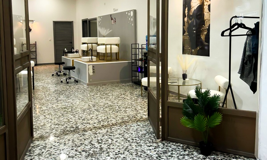 Image 8: 1 o 2 sesiones de microlifting facial de vitaminas con dermapen para 1 