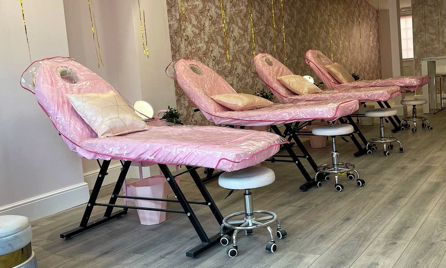 Image 4: Get 60, 75, or 90 Minute Japanese Head Spa Optional Facial