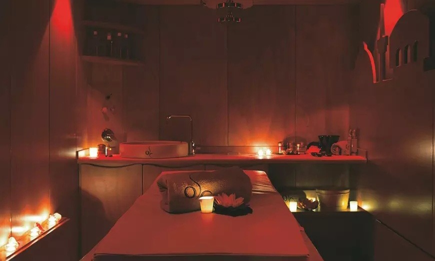 Image 1: Spa privado de 30 minutos para 2 con facial Flax o masaje y copa 
