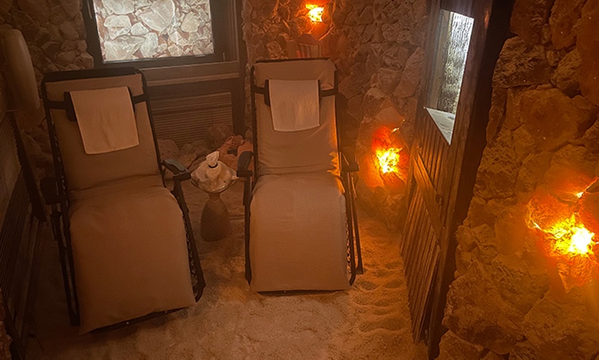 Image 2: Privater Aufenthalt im Salzraum mit Soleverneblung für 2-4 Erwachsene