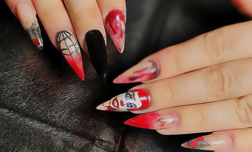 Image 6: Manicura, pedicura o manipedicura clásica o luxury con diseño de 1 uña