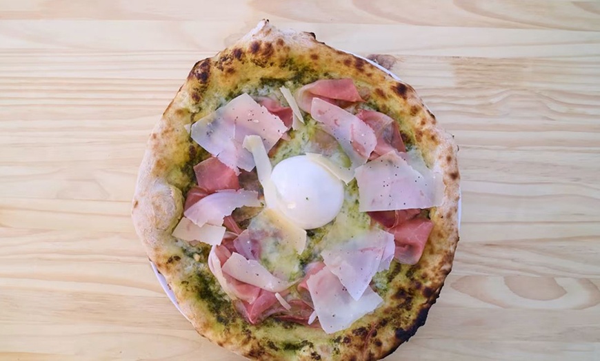 Image 9: Menú de hamburguesa o pizza para 2 o 4 con bebida y opción a postre