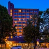 Image 13: 4-Star Luxury Downtown Vancouver Hotel