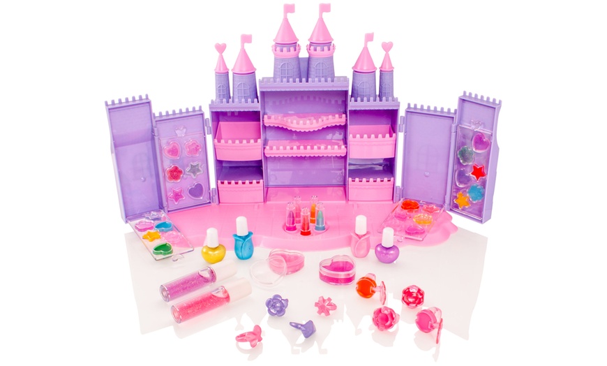 Image 2: Little Princess Cosmetic Castle