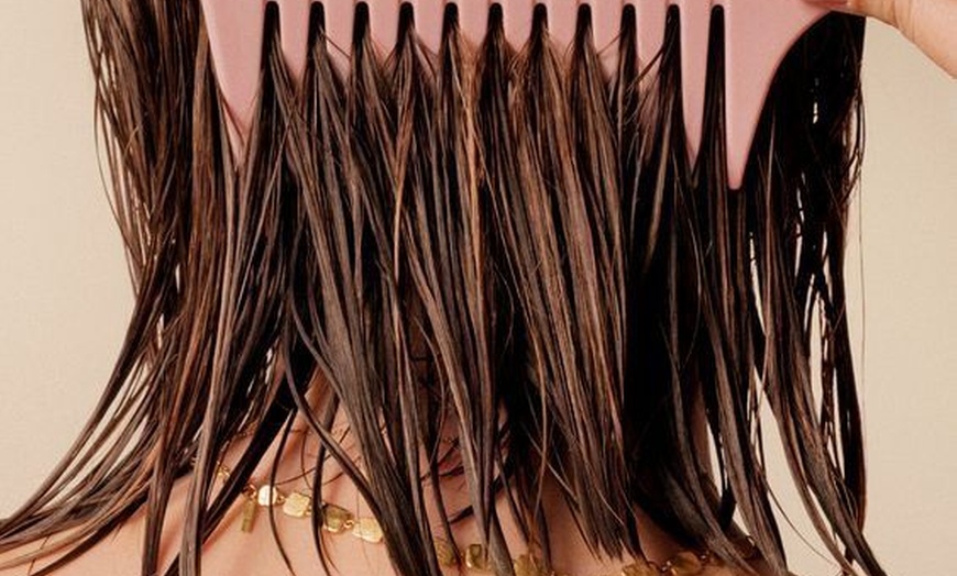 Image 5: Wash, Cut & Blow-Dry With Optional Brazilian keratin treatment 