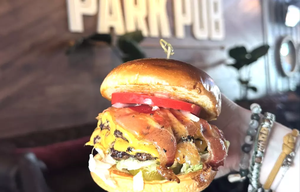 Savor 10 or 20 Wings, 1 or 2 Entree, and Drinks!