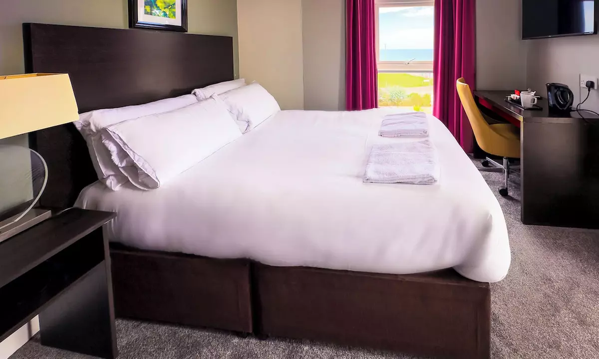 Paignton, Devon: Standard Double or Twin/Sea View/Family Room with Breakfast