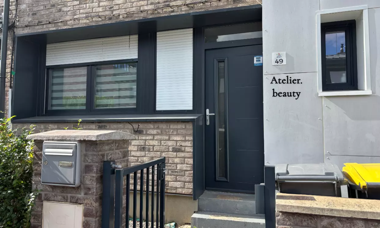 Rehaussement de cils avec teinture ou extension pose cil à cil