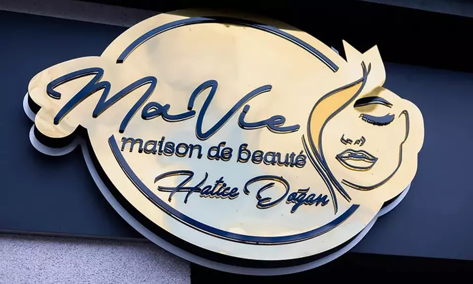 90 Min. Head Spa & Massage inkl. Detox Drink für 1 Person in Berlin