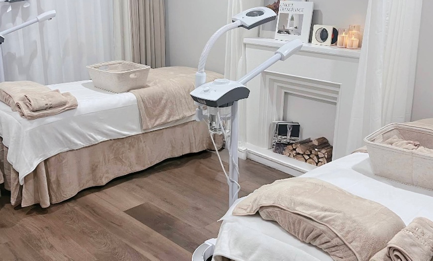 Image 2: BlackGold Ultrasound Sculpting (HIFU) – Face and Optional Neck