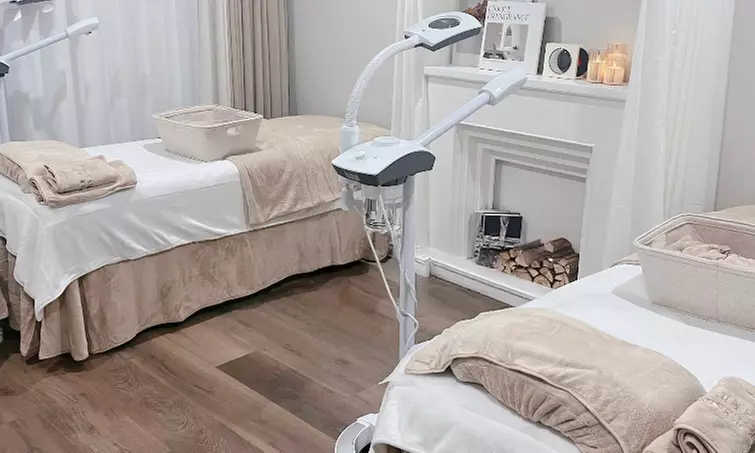 BlackGold Ultrasound Sculpting (HIFU) – Face and Optional Neck