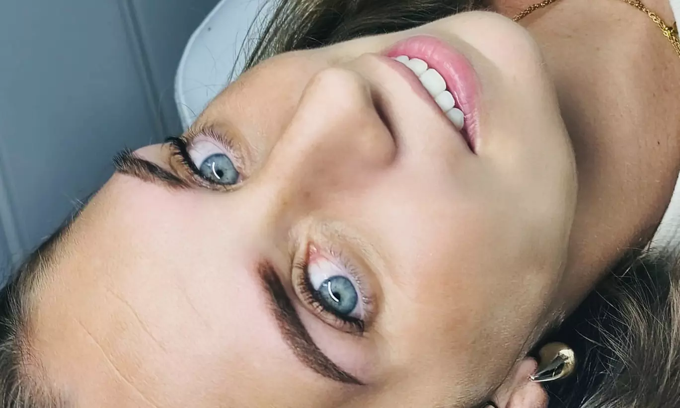 Micropigmentación de cejas o labios, o láser para eliminar micropigmentación de cejas para 1; hasta un 59% menos - Primary Image