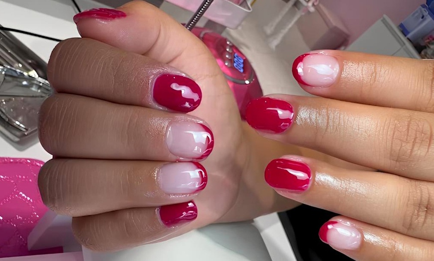 Image 15: Presume de uñas ideales con estos servicios especializados a elegir