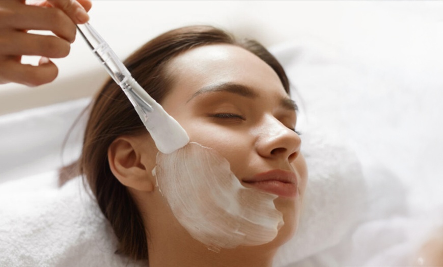 Image 4: Relax: 60-/90-Min Massage, or a Pampering Package(Massage & Facial)