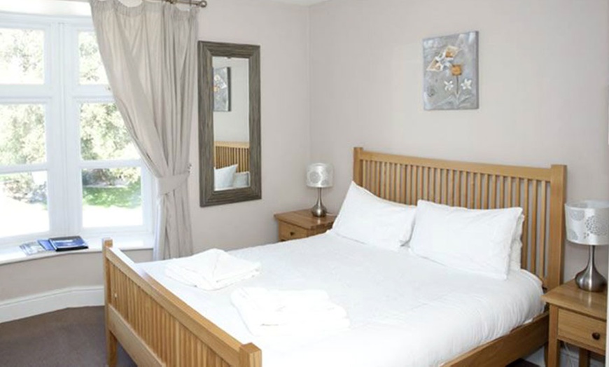 Image 3: Somerset: 1- or 2-Night 4* Spa Break