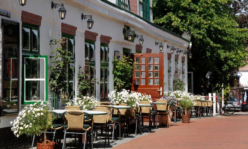 Image 3: Büsum: 2 oder 3 Nächte inkl. Frühstück, 1x 2-Gänge-Menü & Schwimmbad