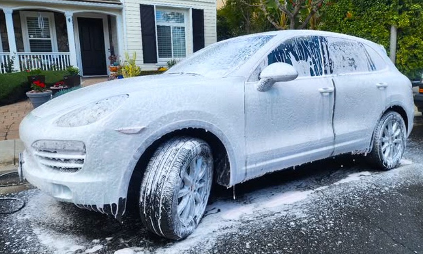 Image 5: Full Detailing Packages: Sedan, SUV & 3-Row SUV/Truck/Minivan