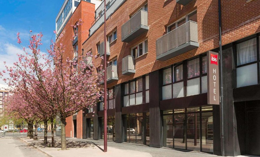 Image 16: Lille : chambre double standard avec petit-déjeuner et vin/bière  