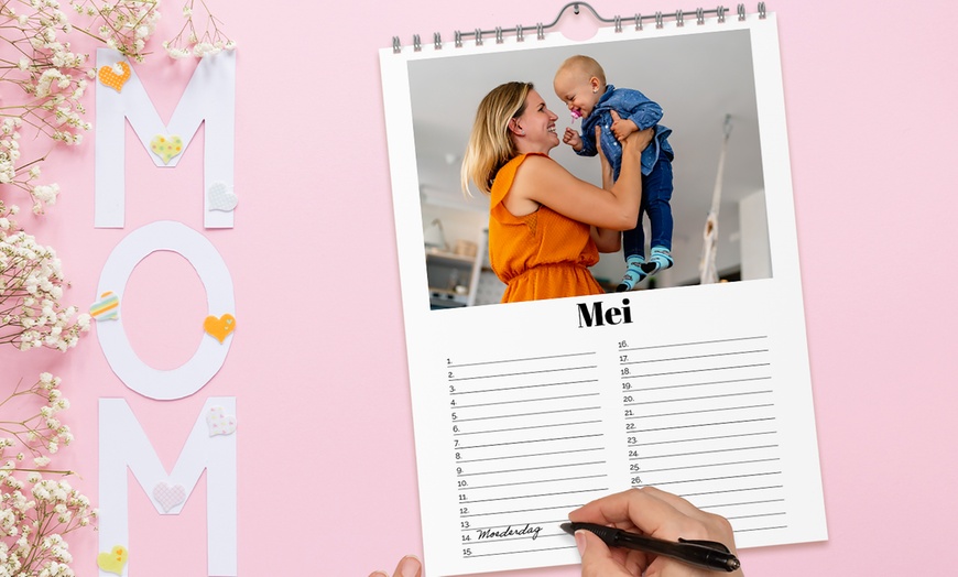 Image 2: Maak van elke maand een feestje met een persoonlijke fotokalender