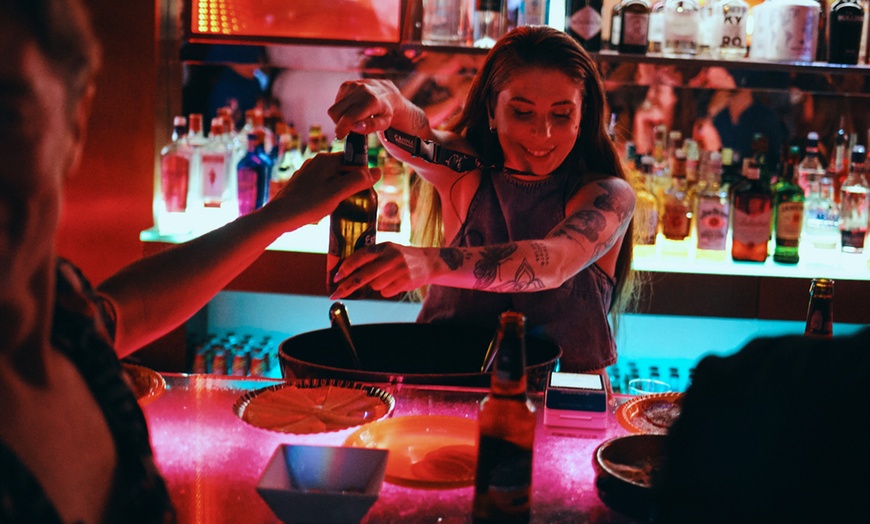 Image 8: Jam Latina en Monete Club: entrada con 2 copas para jueves a las 23 h