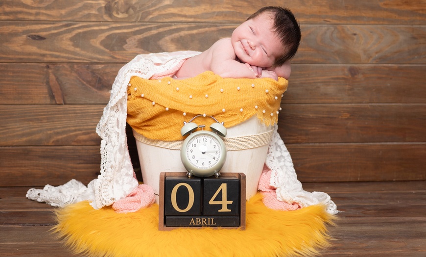 Image 6: Sesión de fotos de embarazo o recién nacido a elegir para 1 persona