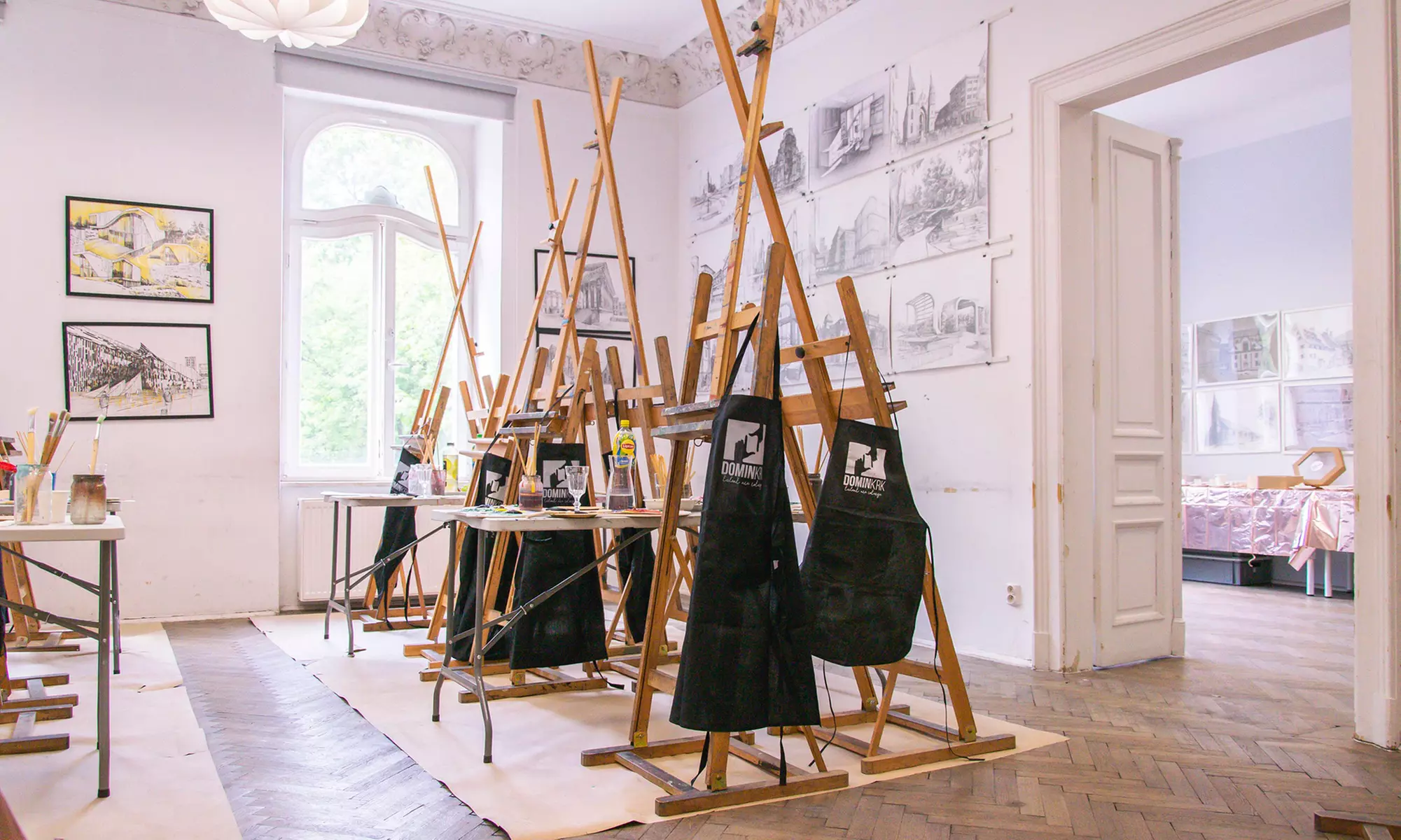 Odkryj w sobie artystyczną duszę: malowanie przy winie z przekąskami