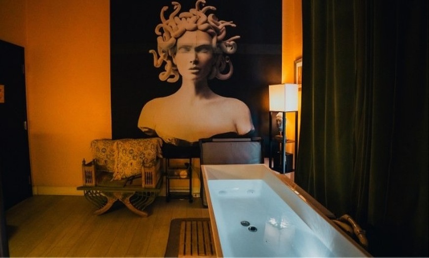Image 2: Unwind with One or One Month of Unlimited Cold Plunge Sessions