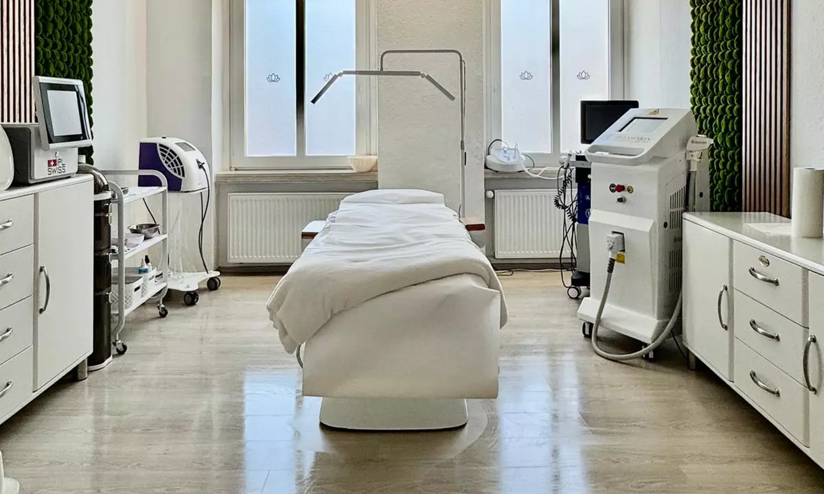 Plasma-Pen zur Augenlidstraffung oder Behandlung von Pigmentflecken