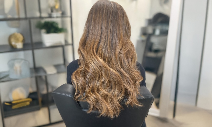 Image 2: Transform Your Look with Stunning Balyage Hair Color