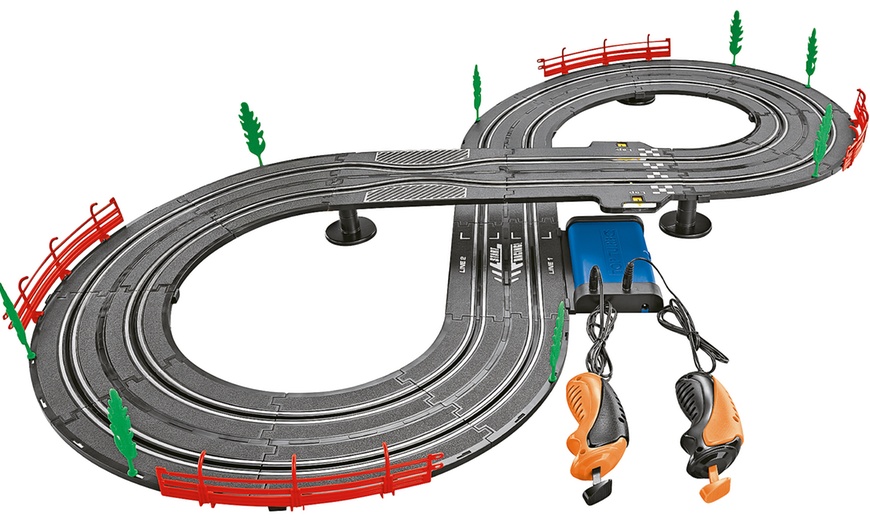 Image 2: Circuit de course d'une longueur de 2,80 m