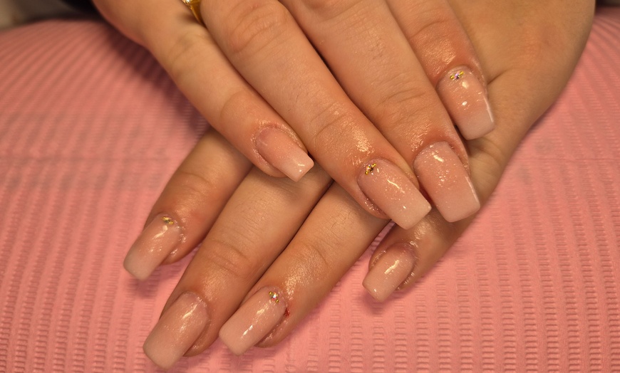 Image 1: Beauté des mains chez Le Palais d'Apolonia