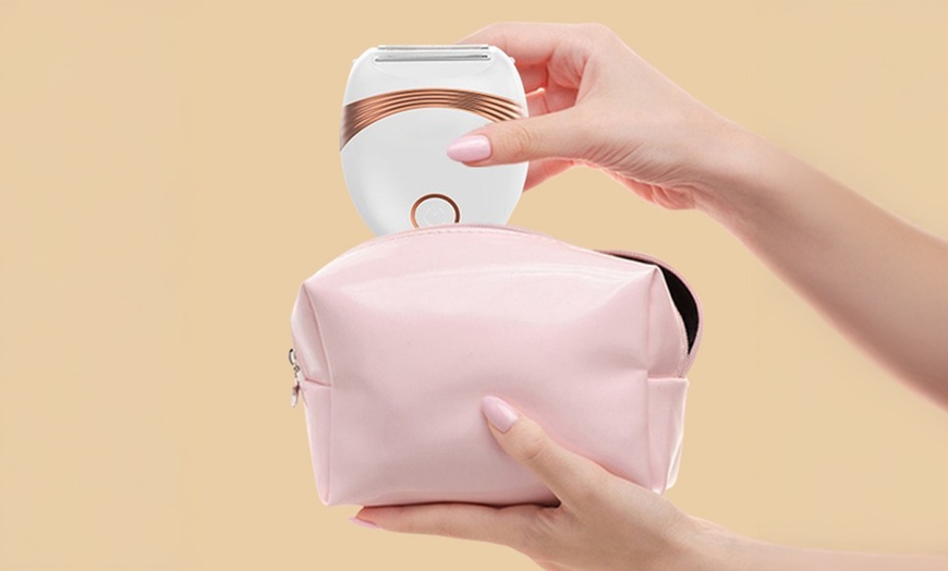 Image 6: Mini Electric Razor