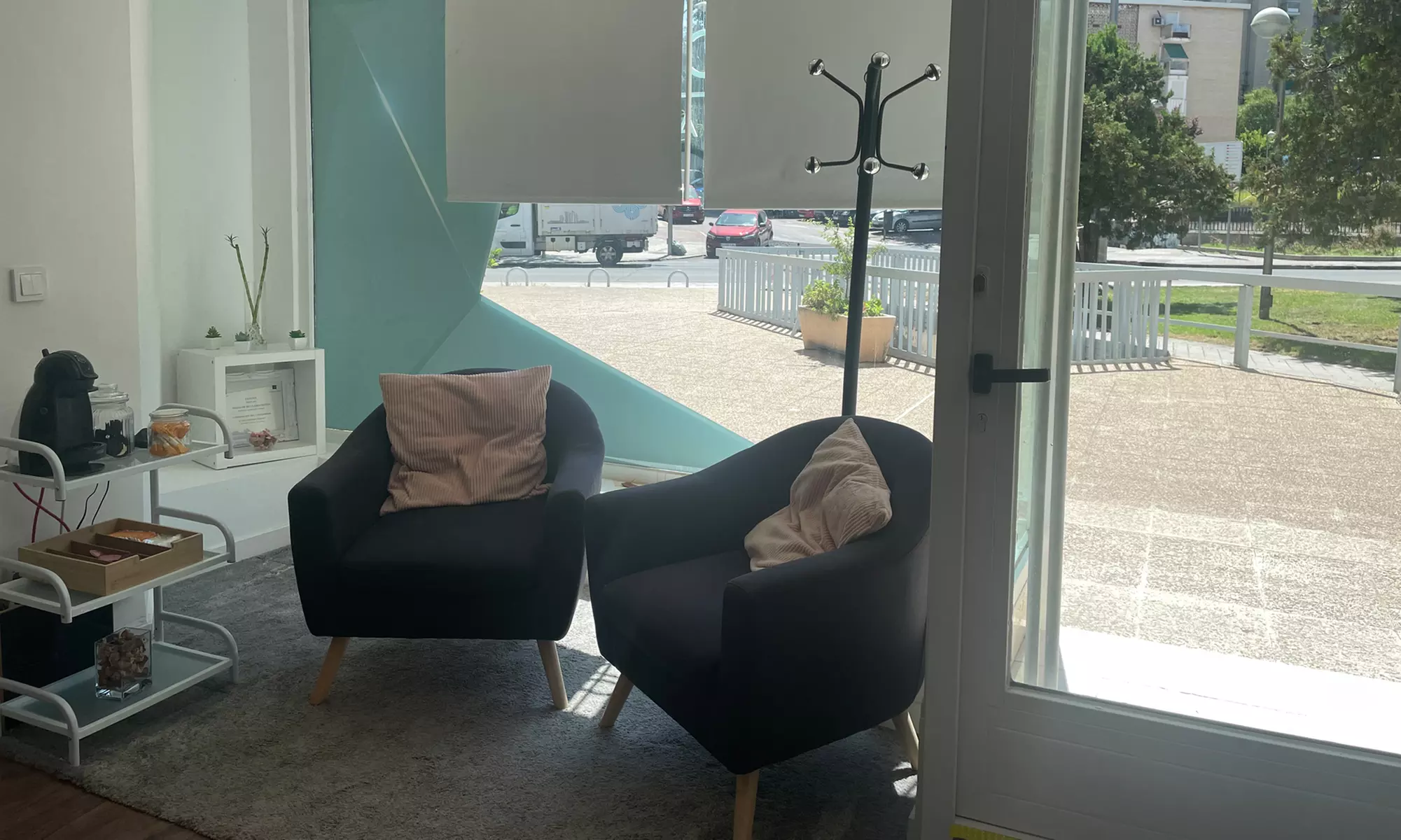 Hidrata y revitaliza tu rostro en profundidad: limpieza hydrafacial y tratamiento a elegir, ahorra hasta un 79% - Second Medium