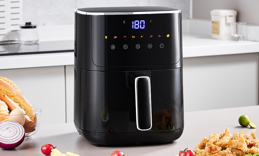 Image 5: 4.7, 5 or 6L Air Fryer with Smart Touch Display and 60 Minute Timer