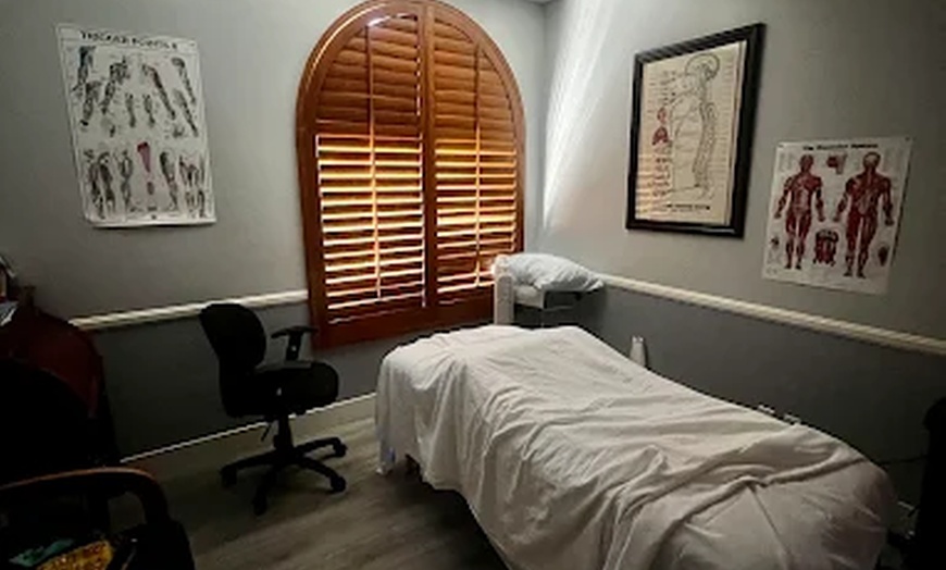 Image 7: Unwind and Recharge: 1 or 2 60-Minute Deep Tissue Massages with Aromatherapy at Health Atlast. Save Upto 67% 