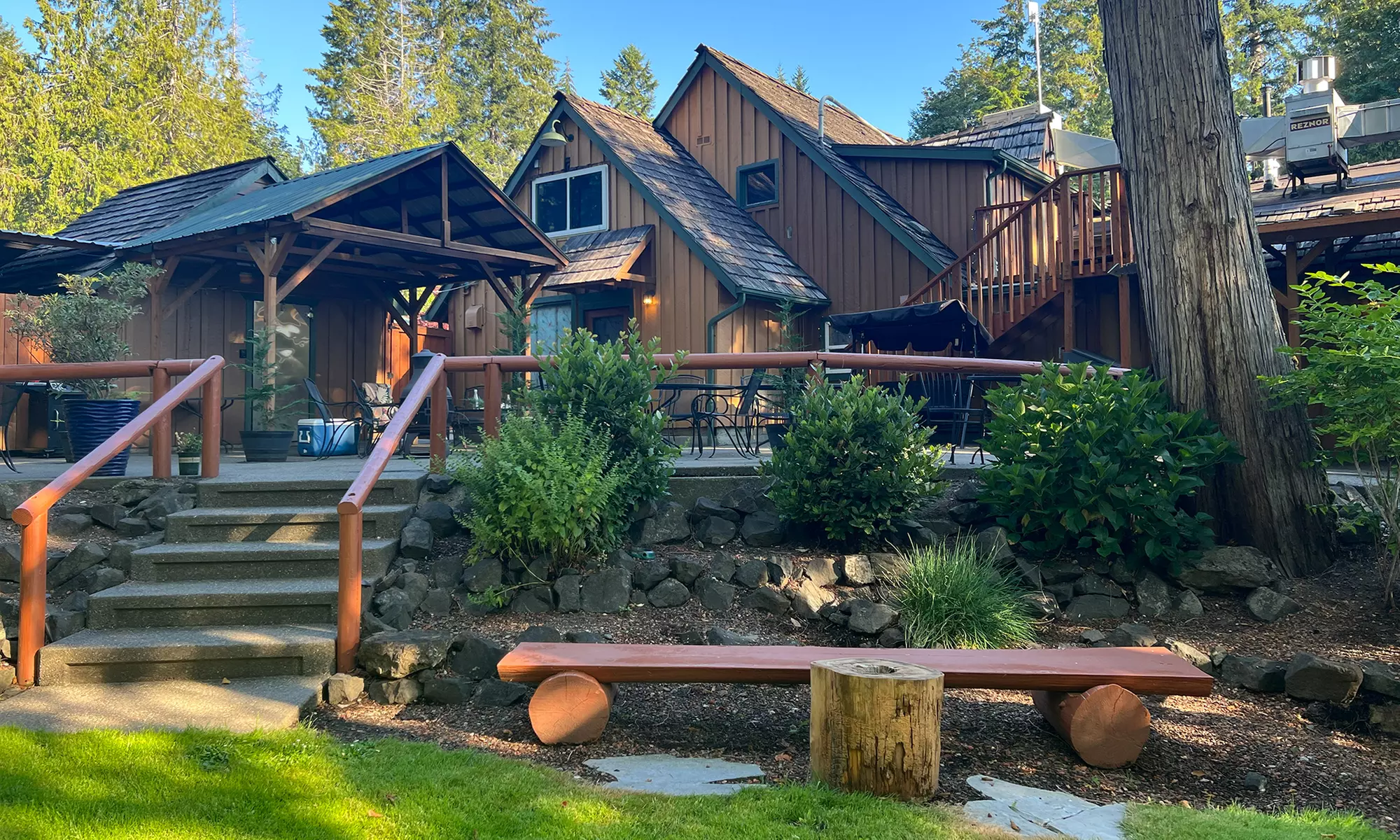 Cozy Waterfront Cottages with Private Hot Tubs on Hood Canal