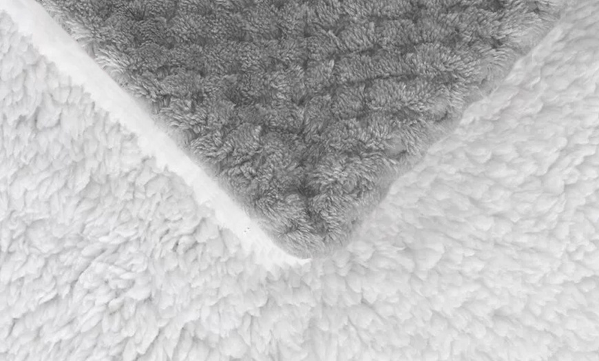 Image 12: Coperta elegante in sherpa lavorato a maglia